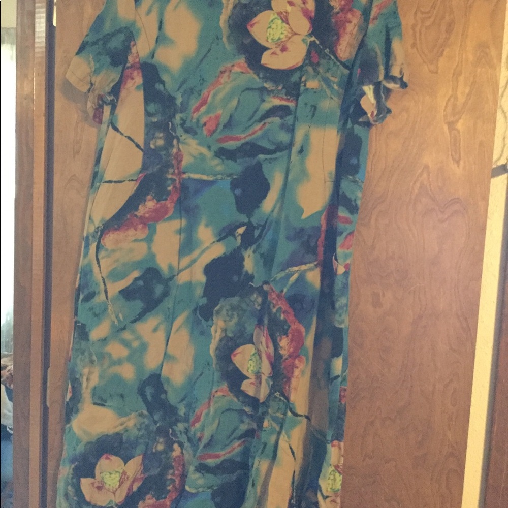 Set of two sheath dresses by Zenana